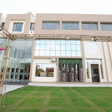 ホテルOyo 48501 Dayal Regency Hapur エクステリア 写真